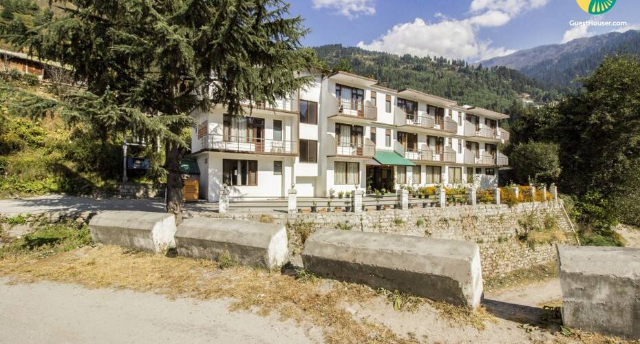 Elegant one-bedroom accommodation, close to Mall Road, Manali 1