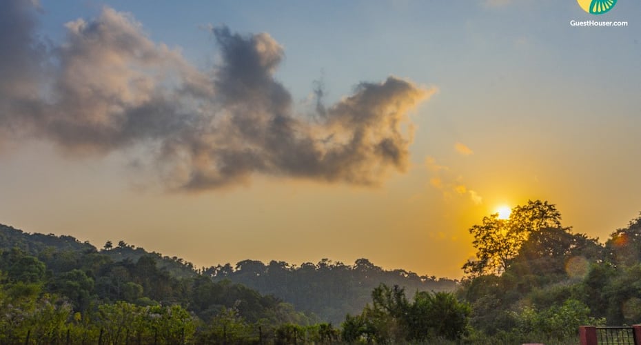 Hillside cottage for 6, ideal for friends, Madikeri 5