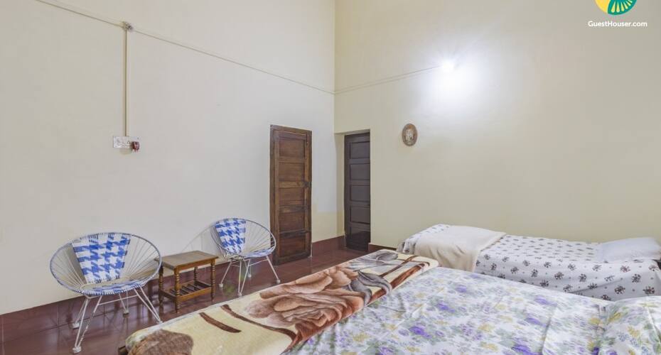 Tastefully done 4-BR stay, 1.1 km from Madikeri Fort, Madikeri 5