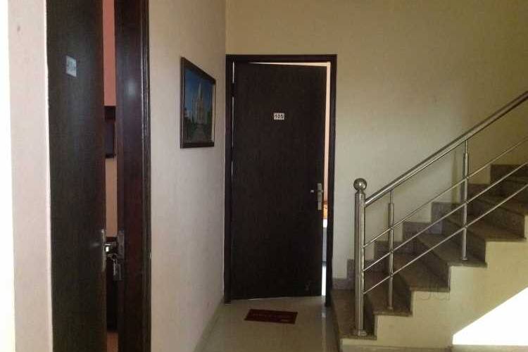 Hotel New Sunrise, Faridabad 4