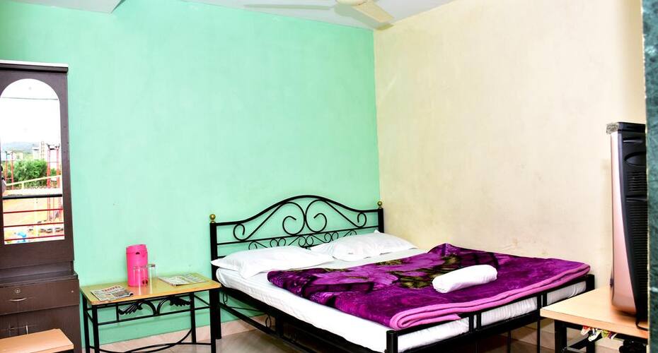 Venna Lake Guest House, Mahabaleshwar 4