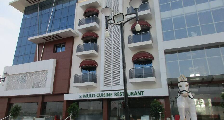 Hotel Golden, Surat 1