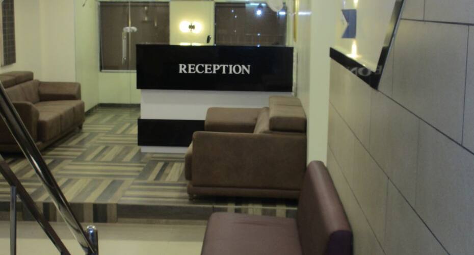 Hotel Golden, Surat 2