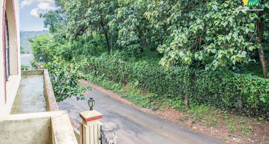 Cosy 4-bedroom accommodation, 1.6 km from Madikeri Fort, Madikeri 5