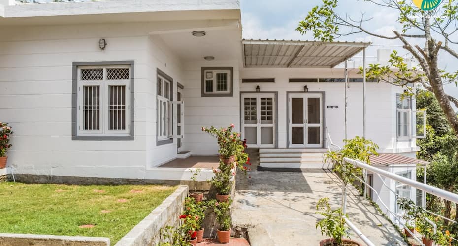 Elegant homestay nestled in a hilly landscape, Madikeri 2