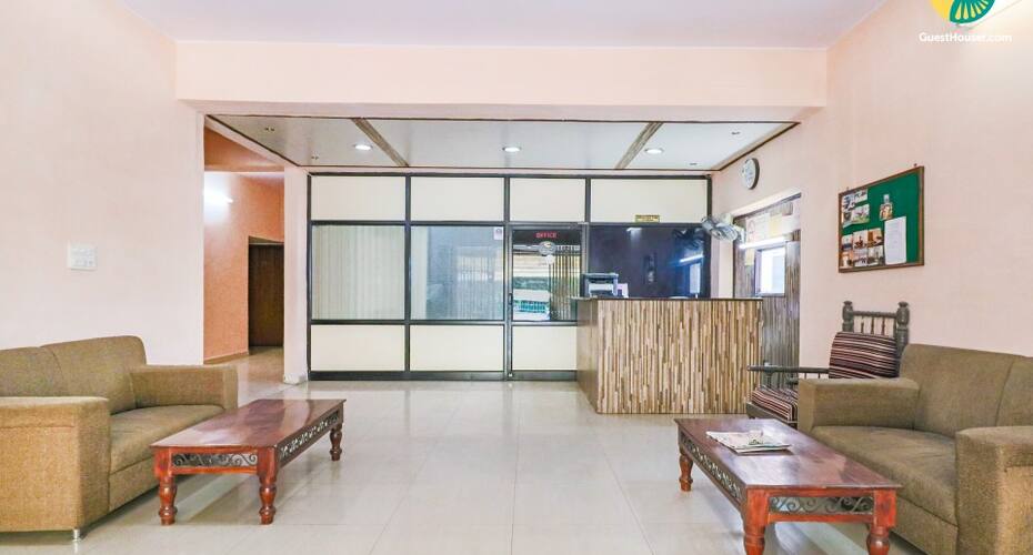 Well-appointed stay for three, close to Albert Hall, Jaipur 5
