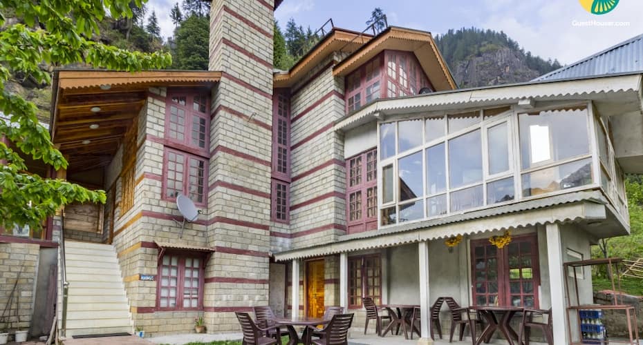 Well-furnished cottage with a homely touch, near Nehru Kund, Manali 2