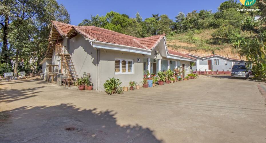 Hillside Accommodation For 12, Ideal For Trekkers, Madikeri 2