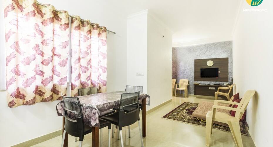 Room in a storybook cottage, Madikeri 5