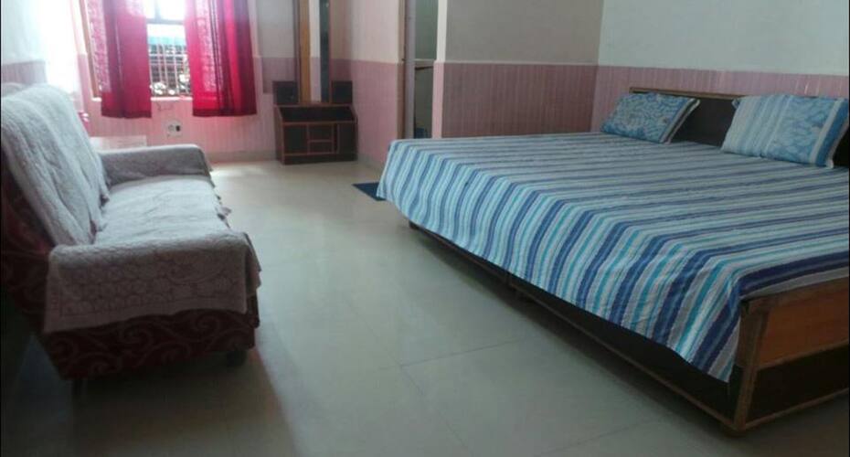 Hotel Avenue, Agra 1