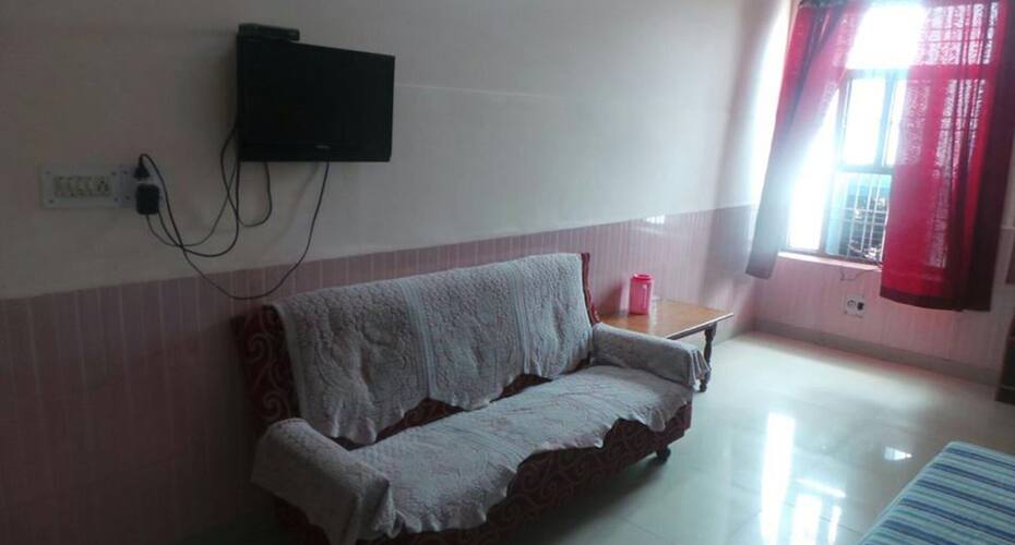 Hotel Avenue, Agra 4