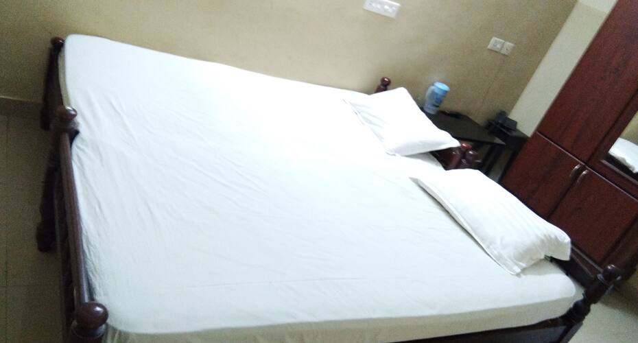 Regant Lodge, Guruvayoor 4