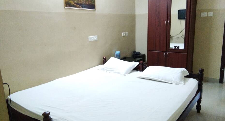 Regant Lodge, Guruvayoor 5