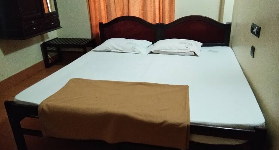 Poonthanam Guest House, Guruvayoor 3