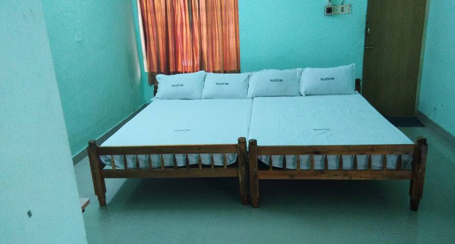 Palazhi Inn, Guruvayoor 4