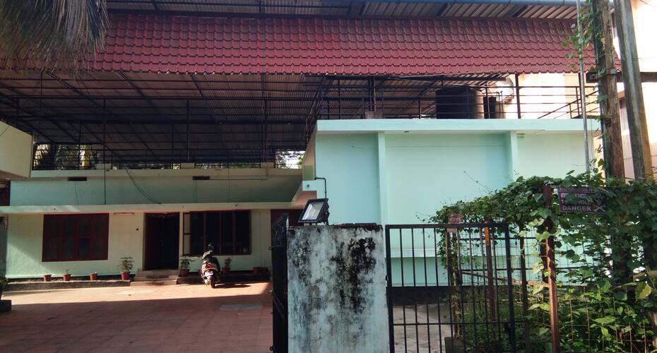 Palazhi Inn, Guruvayoor 2