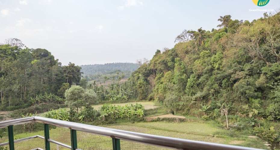 Single room in a vibrant cottage with a beautiful garden, Madikeri 5