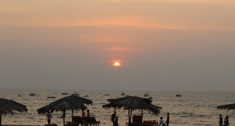 3-4bhk apartment with pool and per room basis with shared kitchen and dining, Goa 1