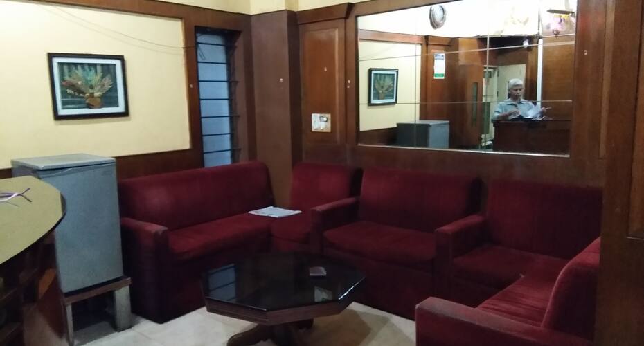 Saravana Residancy, Palakkad 4