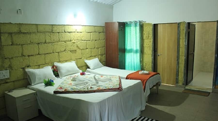 Gir County Resort with Swimming Pool, Sasan Gir 3
