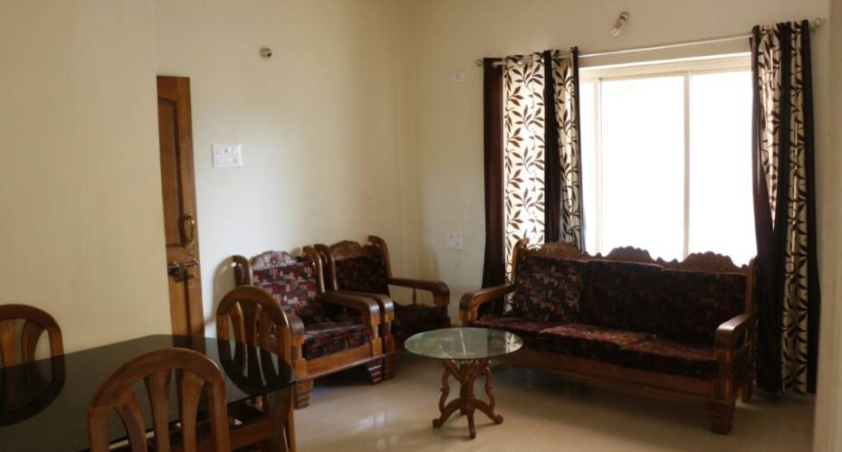 Cosy and comfortable apartment next to pool, Goa 3