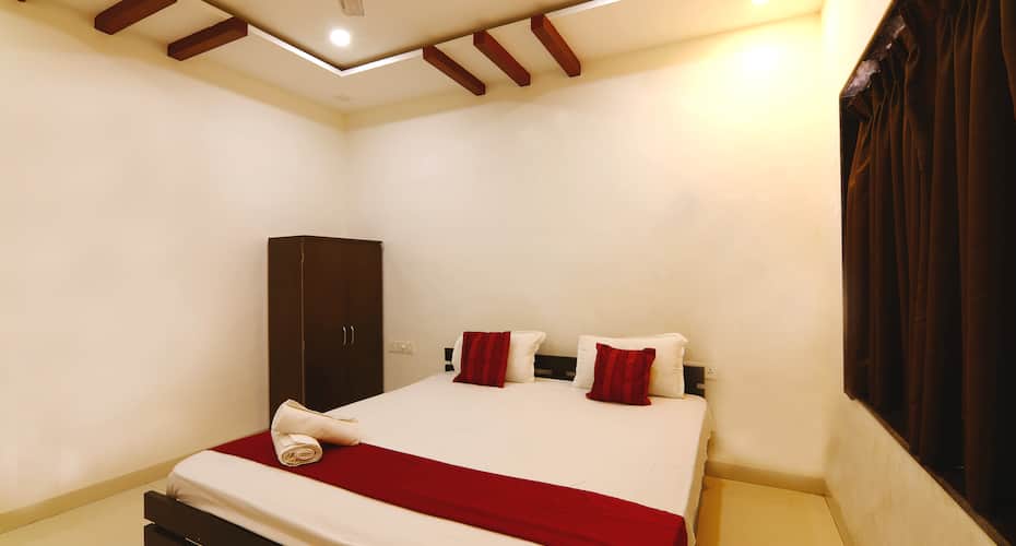 Well Furnished 4 Bedroom Villa With Private Pool And Lawn., Lonavala 5