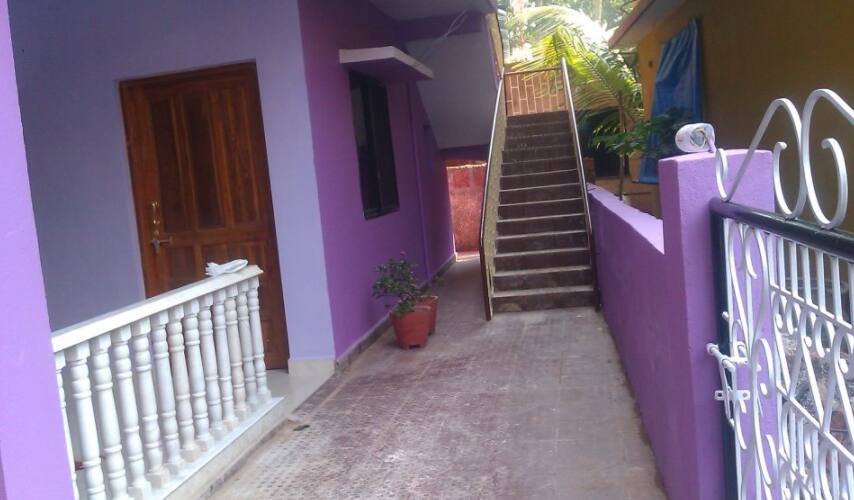 Deluxe A/C Room stay with homely atmosphere near Beach, Goa 2