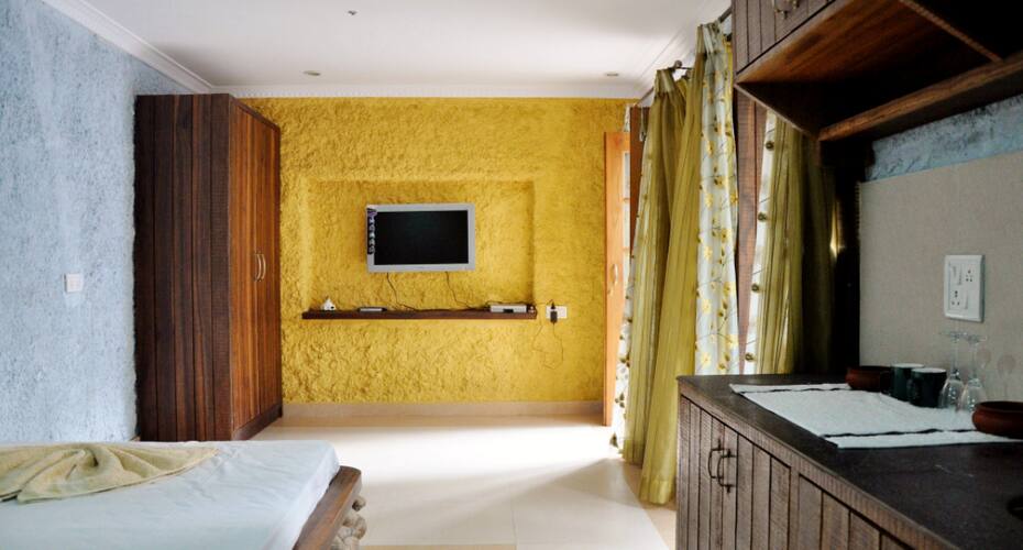 Deluxe A/C Room stay with homely atmosphere near Beach, Goa 3
