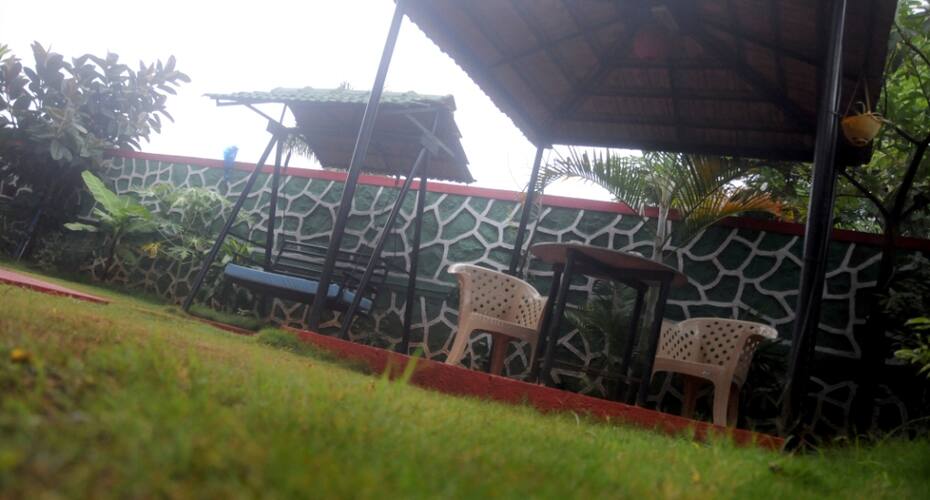 Hill Top AC Villa Room Stay, Lonavala 2