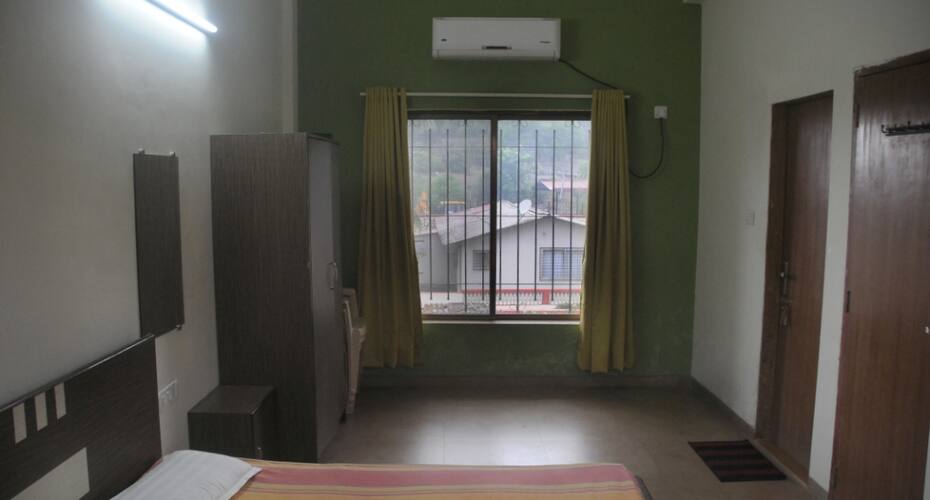 Hill Top AC Villa Room Stay, Lonavala 5