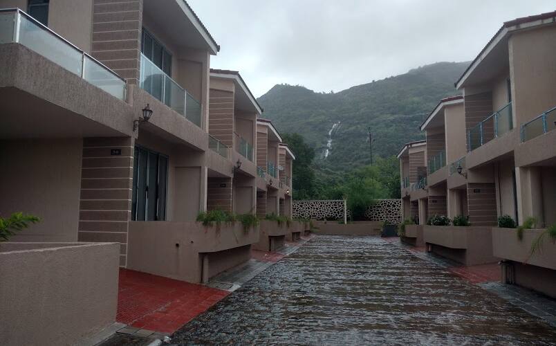 Scenic Water Fall-Hill view Bungalow Lonavala, Lonavala 1