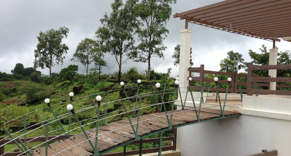 Exclusive Luxury Pool Villa, Lonavala 4