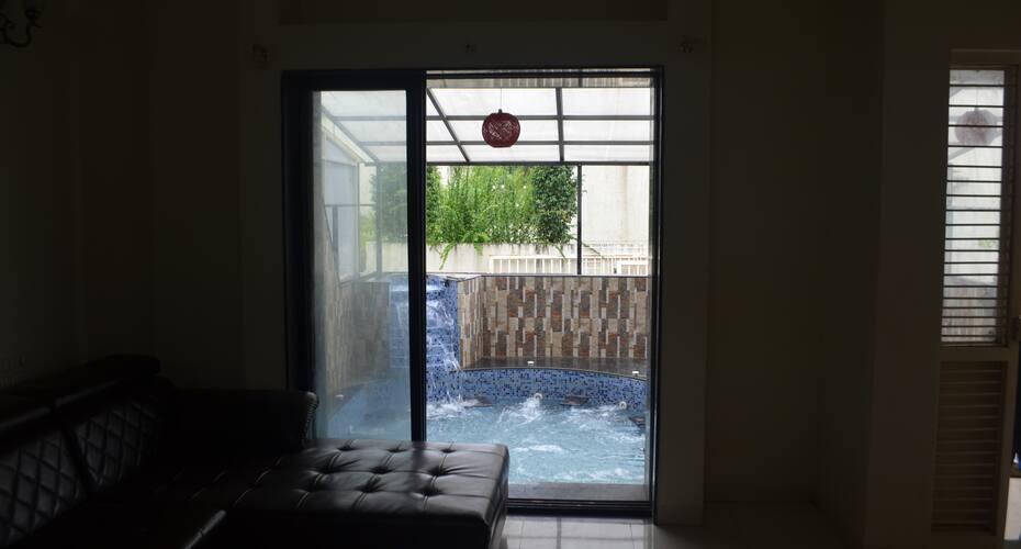 4 Bedroom Luxurious Family Villa with Jacuzzi, Lonavala 3