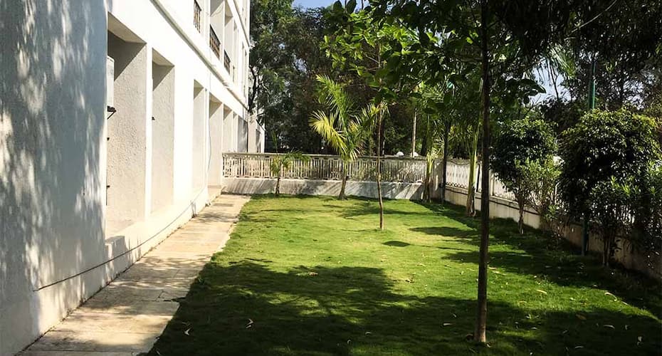 Peaceful Home stay in a serviced apartment on the ground floor, Lonavala 4