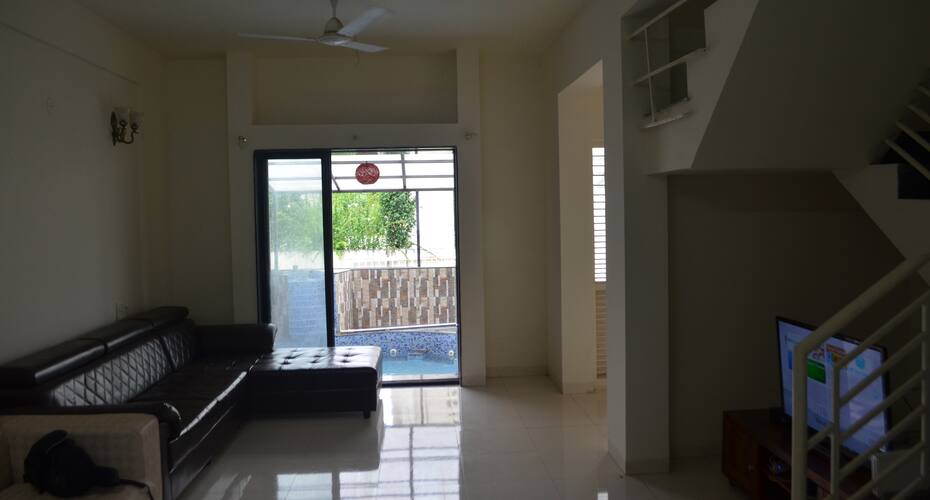 4 Bedroom Luxurious Family Villa with Jacuzzi, Lonavala 4