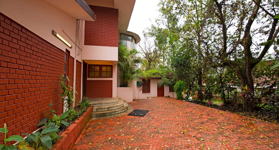 This is a 4BHK Villa Located in Mahabaleshwar, Mahabaleshwar 1