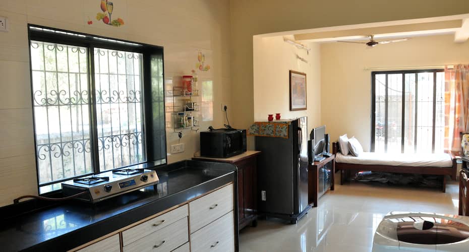 Lonavala - Cozy 2 Bedroom Bungalow with a Hill View & Terrace Sit Out, Lonavala 3
