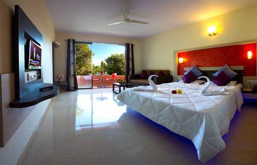 Super Deluxe Room accommodation, Mahabaleshwar 4
