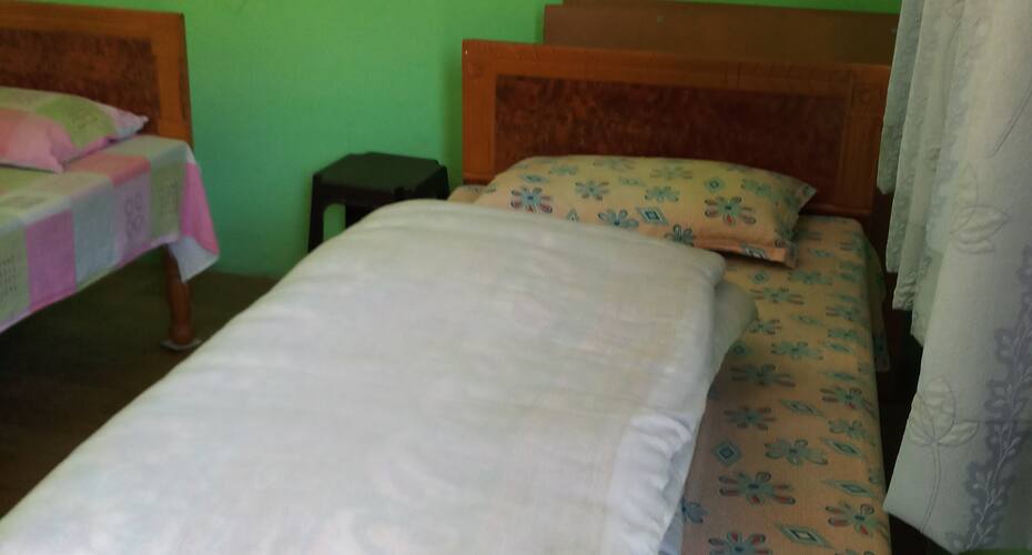 Hotel G K Plaza, Lansdowne 5