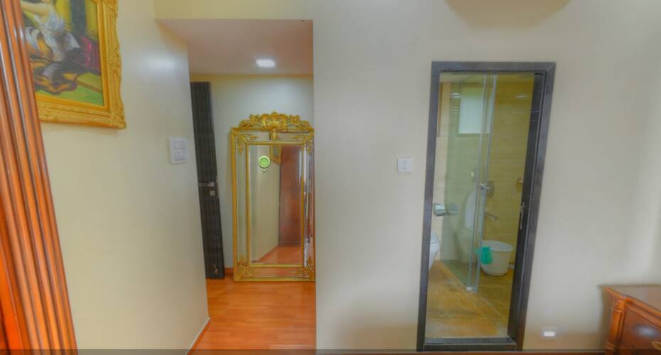 Lavished Villa with Sundeck & Private Pool, Mumbai 2