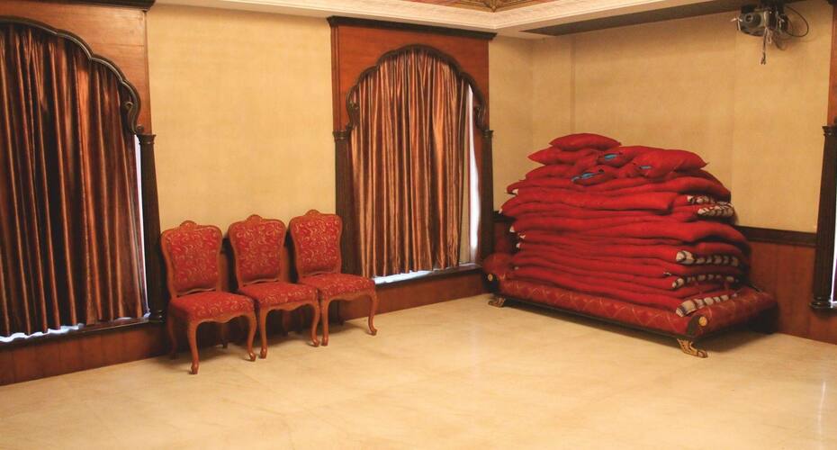 Bungalow on Rent for Vacation/Wedding Accomodation, Mumbai 5