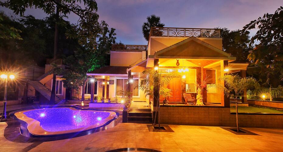 Four BHK Villa In Mumbai, Mumbai 1