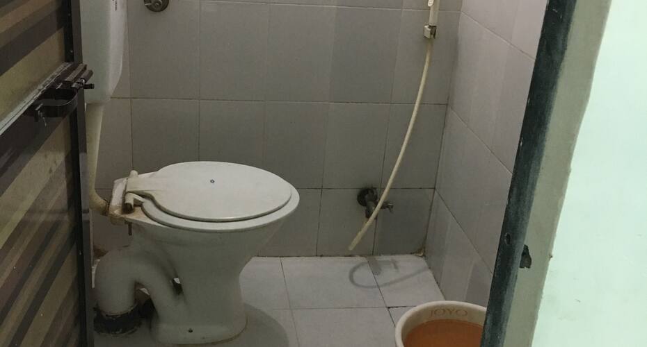A/C Standard rooms, Mumbai 3
