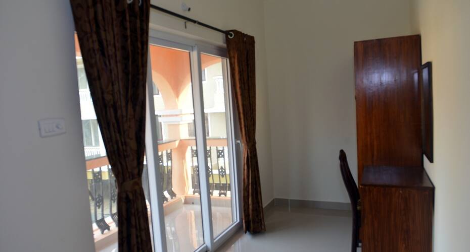 Room accommodation in Serviced Apartment, Malad East, Mumbai, Mumbai 4