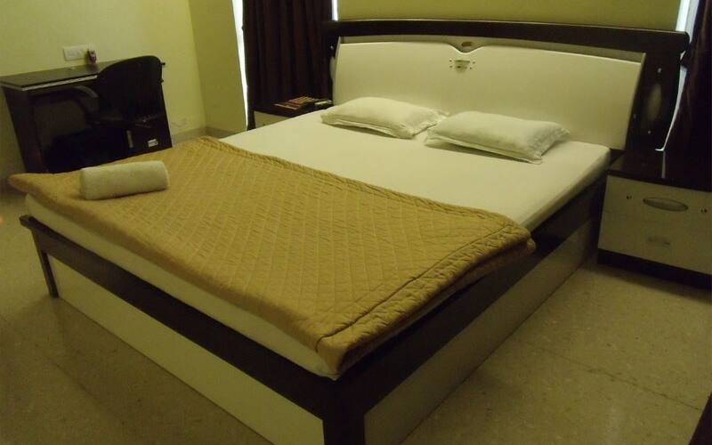 Room accommodation in a Serviced Apartment, Mumbai 5