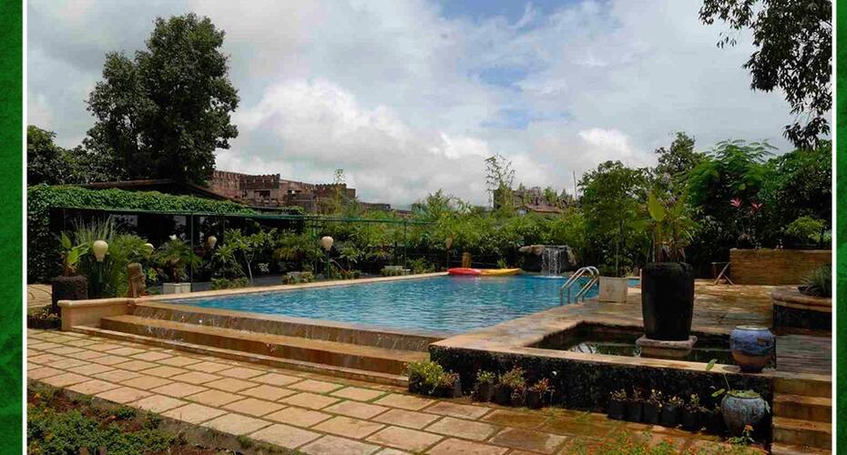 Farm House with private lake, Karjat 4