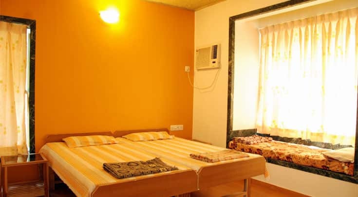 Deluxe A.C Room stay in a bungalow suitable for couples, Alibaug 2