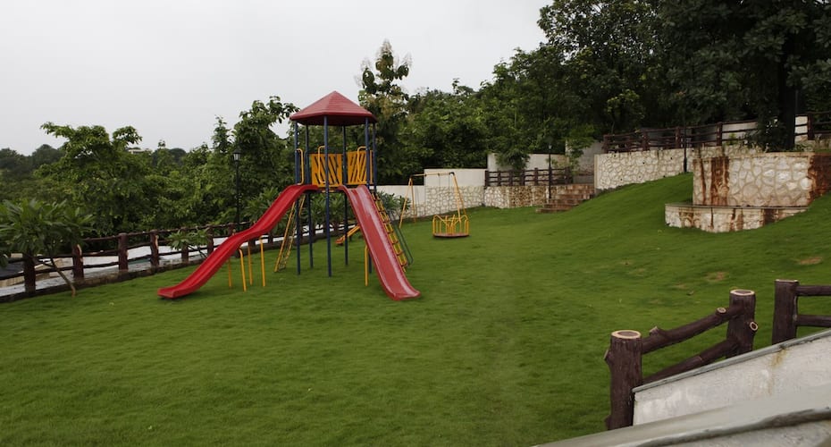 Vacation Homes with swimming pool near Karjat, Karjat 3
