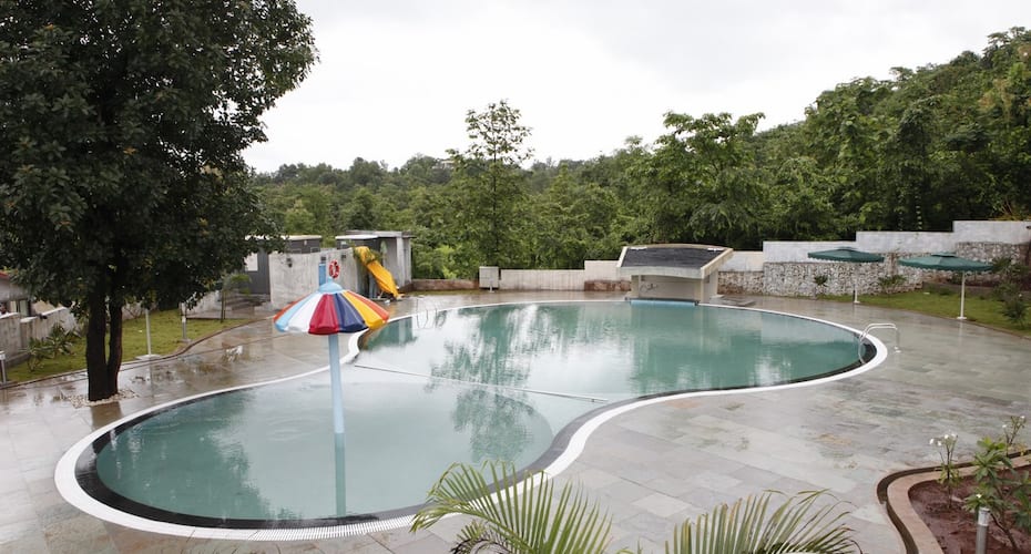 Vacation Homes with swimming pool near Karjat, Karjat 4