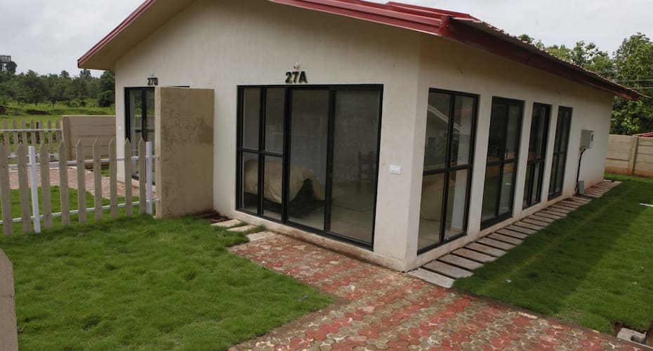 Vacation Homes with swimming pool near Karjat, Karjat 2